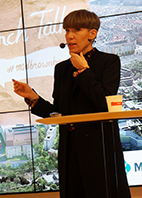 Darja Isaksson är strateg inom digital transformation och ledamot av regeringens Nationella innovationsråd.