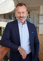 Fredrik Lennartsson, chef för avdelningen vård och omsorg vid SKR.