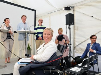 I förgrunden Lise Lidbäck. I bakgrunden från vänster Marie Morell, Lars-Erik Holm, Anders Henriksson, Linda Nyberg och Anders Blanck.